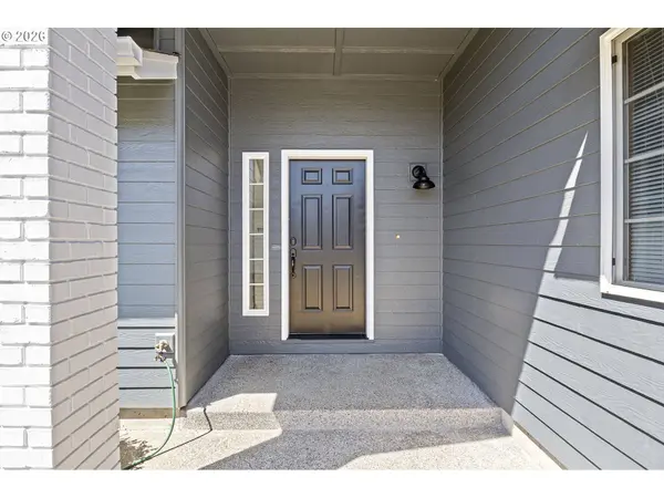 2070 Clark AVE, Cottage Grove, OR 97424