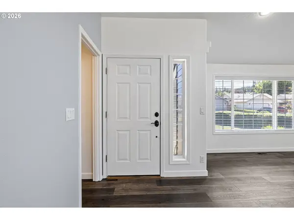 2070 Clark AVE, Cottage Grove, OR 97424
