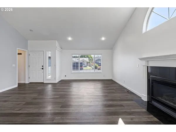 2070 Clark AVE, Cottage Grove, OR 97424