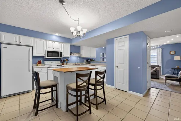 896 E Sherwood Hills Drive, Bloomington, IN 47401-8134