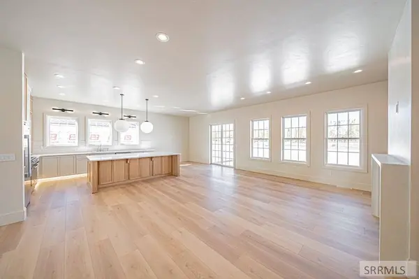 1667 Palm Springs Drive, Idaho Falls, ID 83404