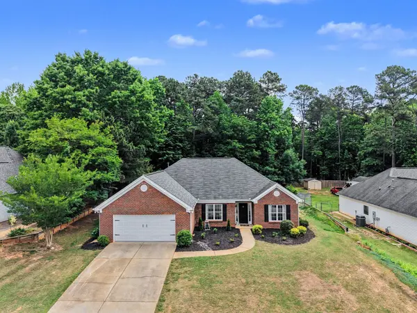 Move-In Ready Perfection: Tour 5316 Valley Forest Way in Flowery Branch, GA