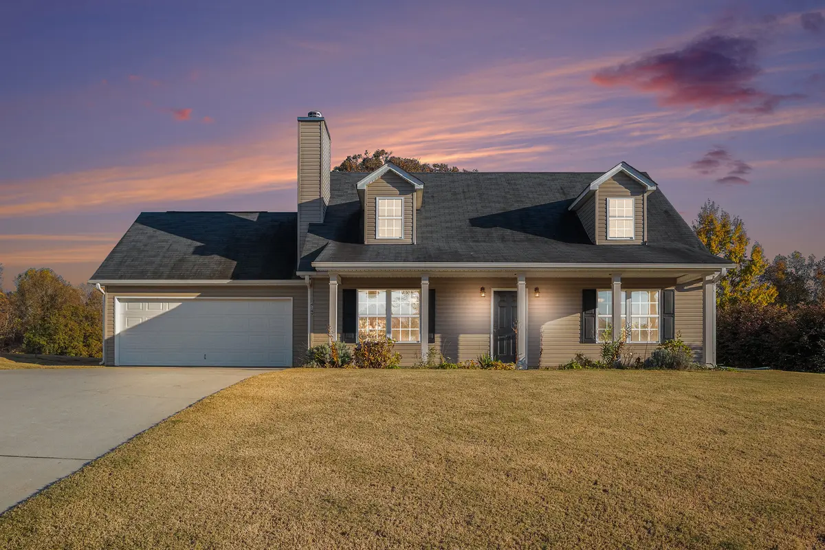 4149 Meadow Point Dr, Gillsville, GA 30543-3085