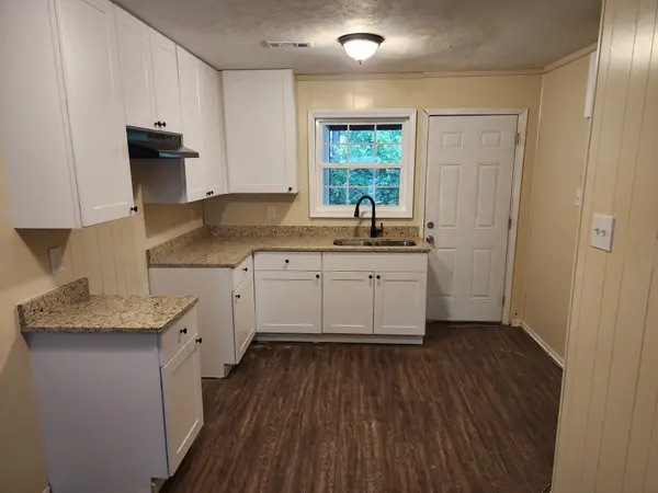 6104 Oakwood Cir, Covington, GA 30014-3548