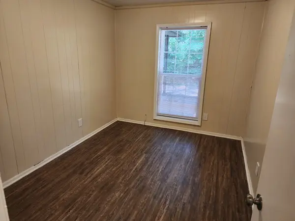 6104 Oakwood Cir, Covington, GA 30014-3548