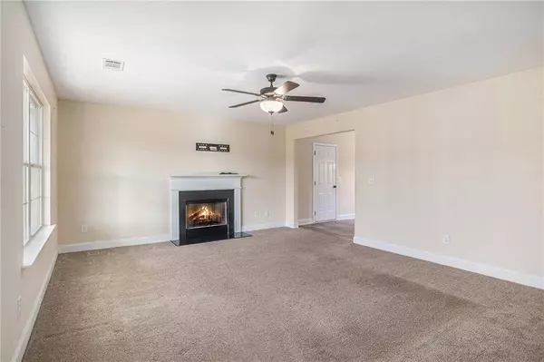 4149 Meadow Point DR, Gillsville, GA 30543