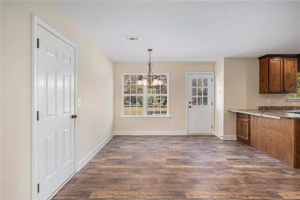 4149 Meadow Point DR, Gillsville, GA 30543