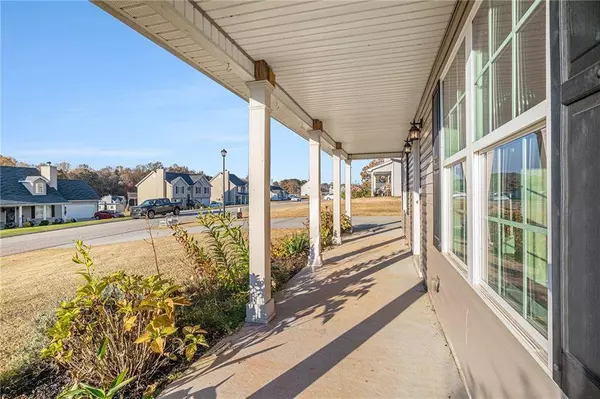 4149 Meadow Point DR, Gillsville, GA 30543