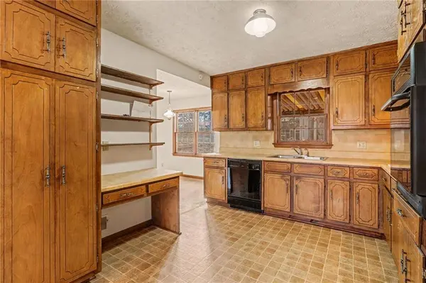 50 Ivy DR, Covington, GA 30016