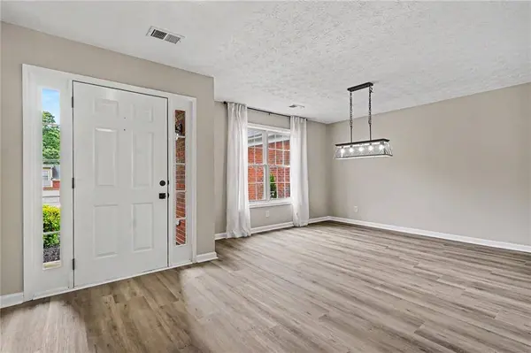 5316 Valley Forest WAY, Flowery Branch, GA 30542