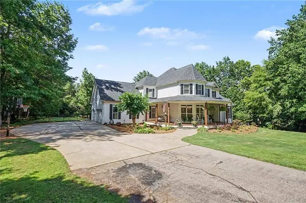 385 Primrose LN, Pendergrass, GA 30567