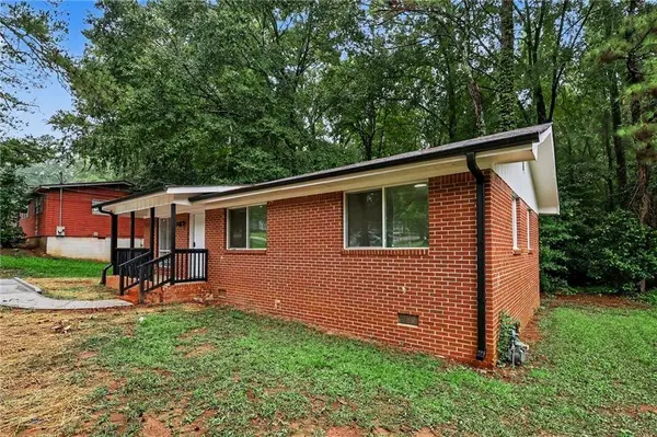 6186 Green Acres DR SW, Covington, GA 30014