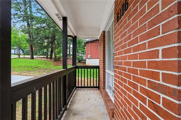 6186 Green Acres DR SW, Covington, GA 30014