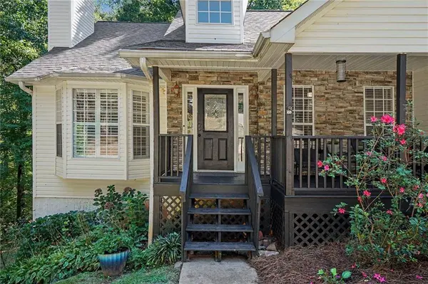 6338 Clearbrook DR, Flowery Branch, GA 30542