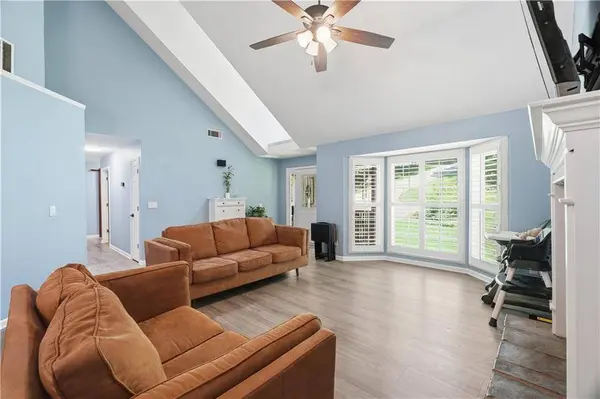 6338 Clearbrook DR, Flowery Branch, GA 30542