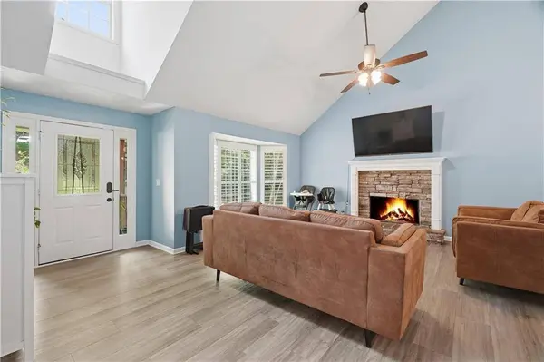 6338 Clearbrook DR, Flowery Branch, GA 30542
