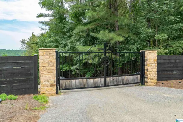 5720 BLACK CREEK DRIVE #4, Bessemer, AL 35022