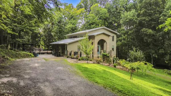 11980 Waterhouse LN, Glade Spring, VA 24340