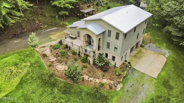 11980 Waterhouse LN, Glade Spring, VA 24340