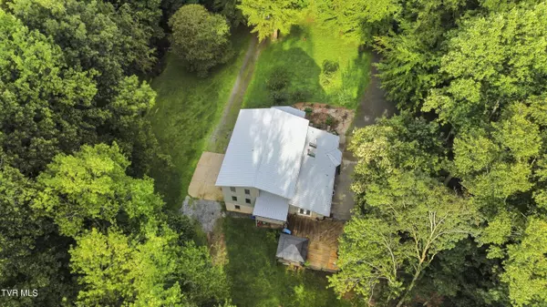 11980 Waterhouse LN, Glade Spring, VA 24340