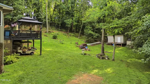 11980 Waterhouse LN, Glade Spring, VA 24340