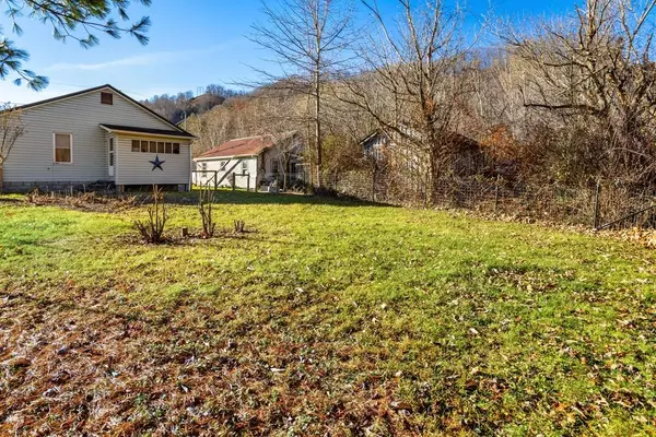 405 Fairfax Ave, Richlands, VA 24641