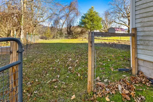 405 Fairfax Ave, Richlands, VA 24641