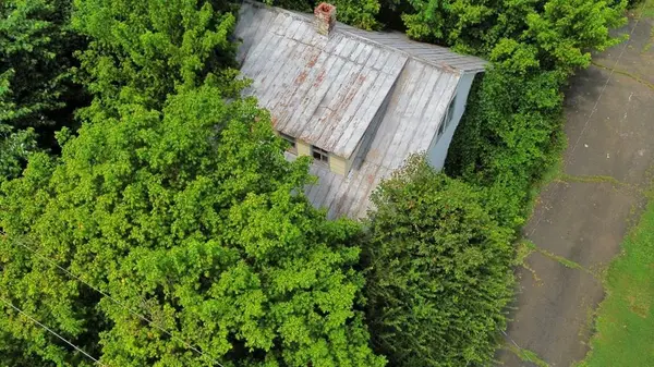 9381 Crescent Dr, Glade Spring, VA 24340