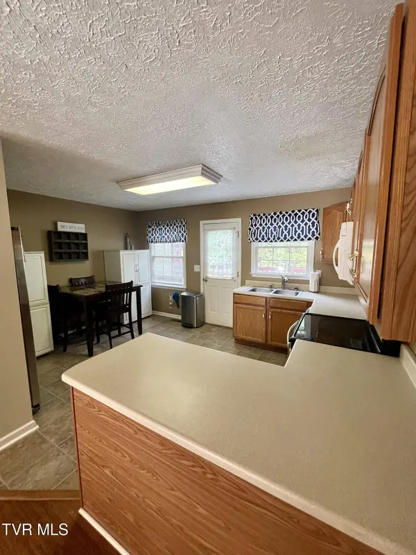 660 Beaverview DR #660, Bristol, VA 24201