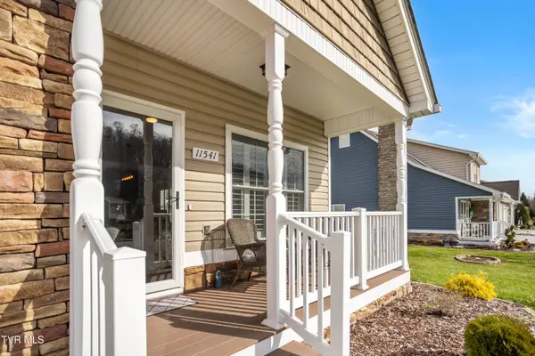 11541 Meadowood Dr DR, Bristol, VA 24202