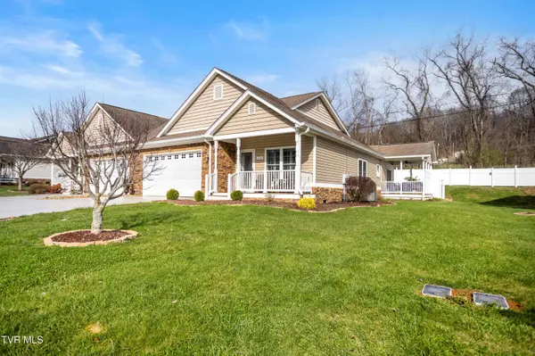 11541 Meadowood Dr DR, Bristol, VA 24202