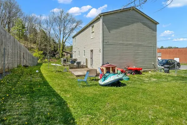 144 Greenway Ave, Marion, VA 24354