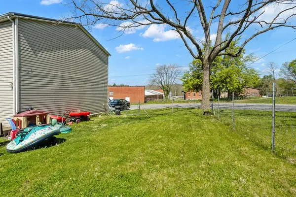 144 Greenway Ave, Marion, VA 24354