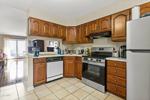 100 Wonderland DR #5d, Abingdon, VA 24211