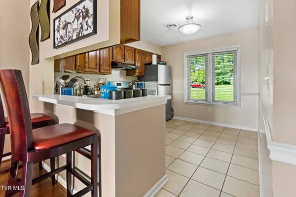 100 Wonderland DR #5d, Abingdon, VA 24211