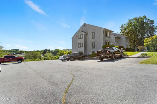 100 Wonderland DR #5d, Abingdon, VA 24211