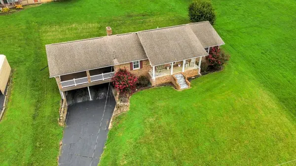 817 Midnight Dr, Chilhowie, VA 24319