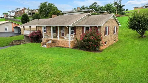 817 Midnight Dr, Chilhowie, VA 24319