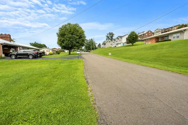 817 Midnight Dr, Chilhowie, VA 24319
