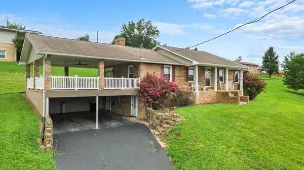 817 Midnight Dr, Chilhowie, VA 24319