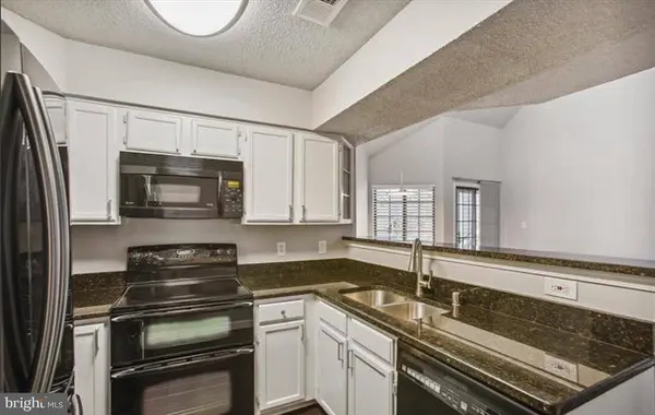 7012 IRWELL LN #14F, Alexandria, VA 22315