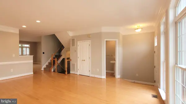 5344 BLUE ASTER CIR, Centreville, VA 20120