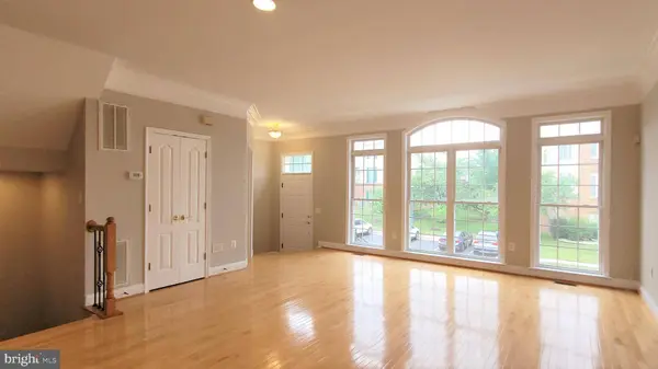 5344 BLUE ASTER CIR, Centreville, VA 20120
