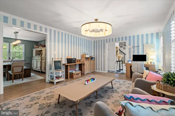 11300 TIMBERLINE DR, Oakton, VA 22124