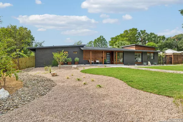 1008 Canterbury Hill, Terrell Hills, TX 78209