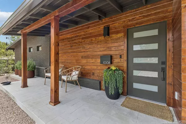 1008 Canterbury Hill, Terrell Hills, TX 78209