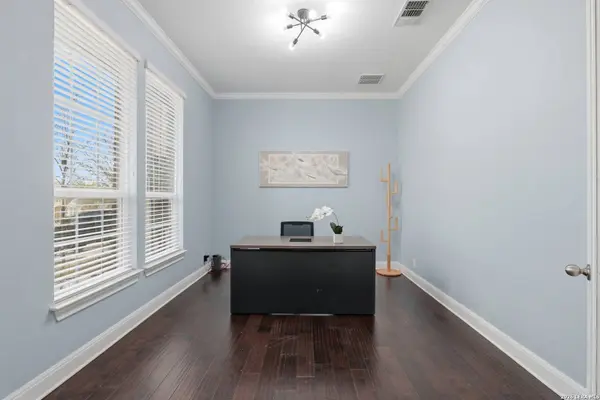 229 bee caves, Cibolo, TX 78108