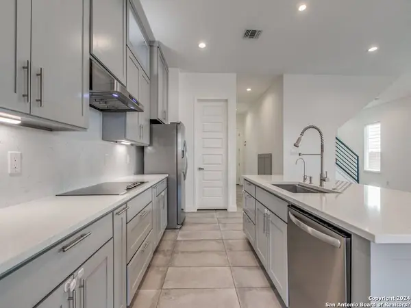 7614 LOST MINE PEAK, San Antonio, TX 78240-4581