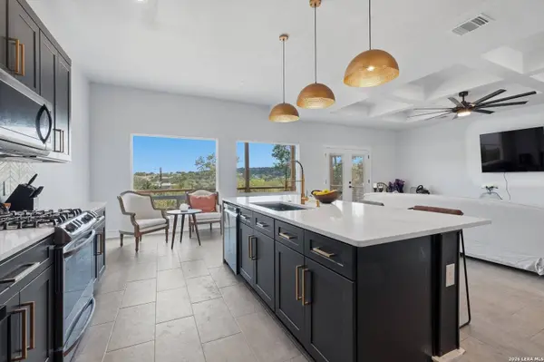 1318 Mountain Top Loop, Canyon Lake, TX 78133