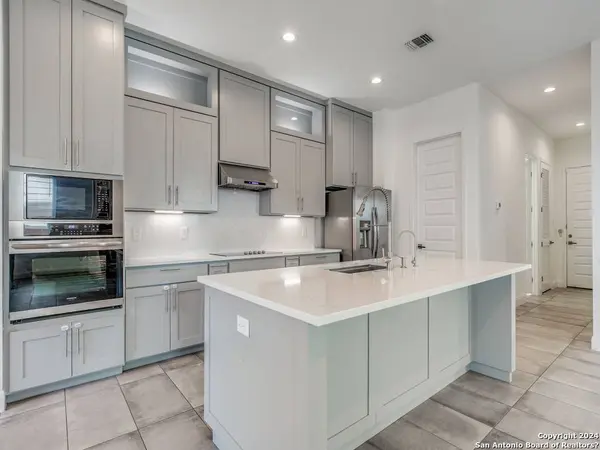 7614 LOST MINE PEAK, San Antonio, TX 78240-4581